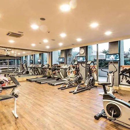 西提亚大酒店 马尔马里斯