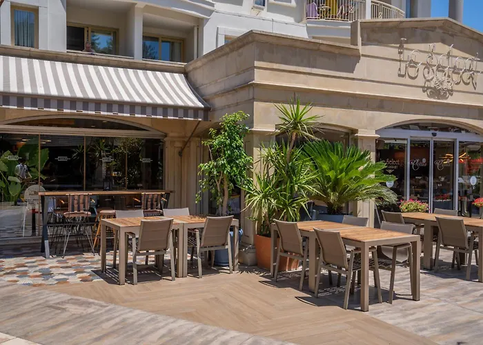 Grand Cettia Hotel 5*