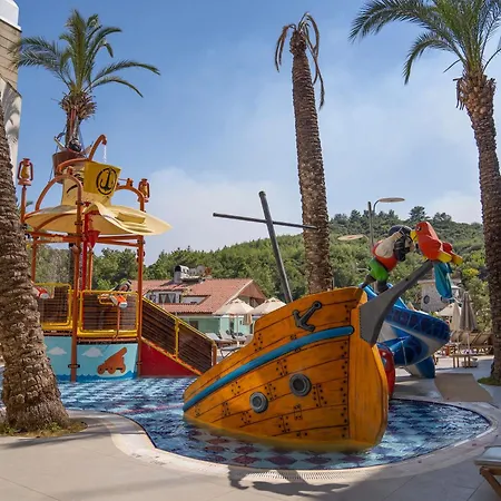 Grand Cettia Отель 5*