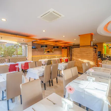 Grand Cettia Hotel 5*
